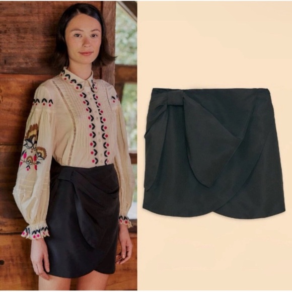 NWOT FARM Rio Black Mini Bow Skirt - Picture 1 of 4